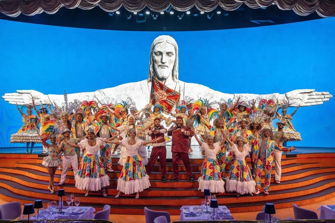 Do Cinema Icônico ao Palco de Espetáculos: Conheça o Renascido Roxy Dinner Show